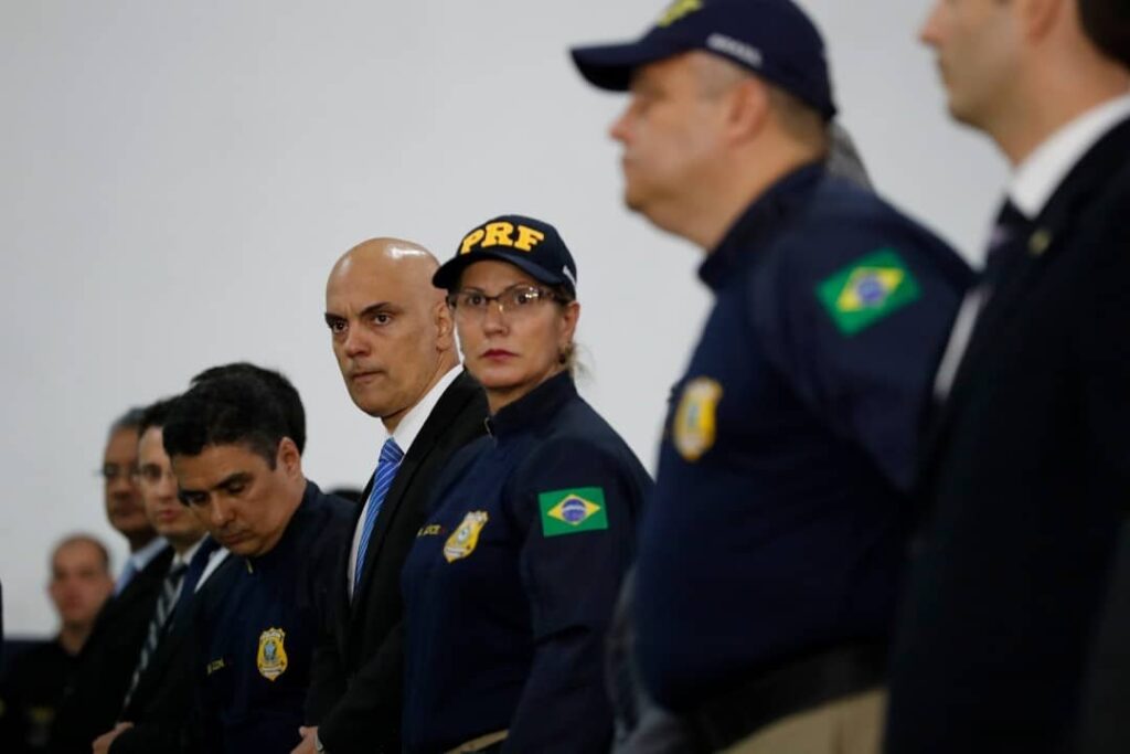 Sanções americanas contra Alexandre de Moraes intensificam crise com STF