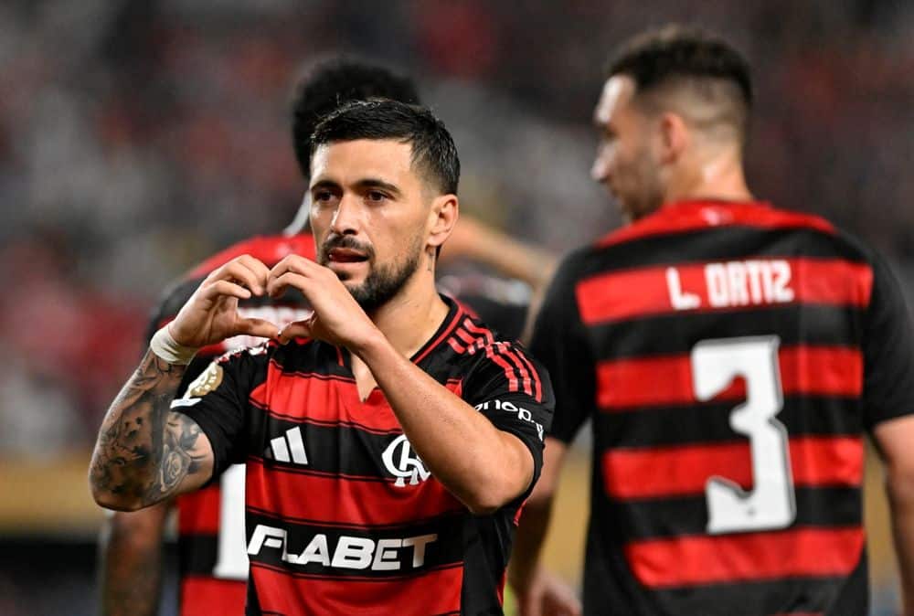Relacionados Flamengo e Atlético-MG duelam na Copa do Brasil com Maracanã lotado e Arrascaeta em destaque