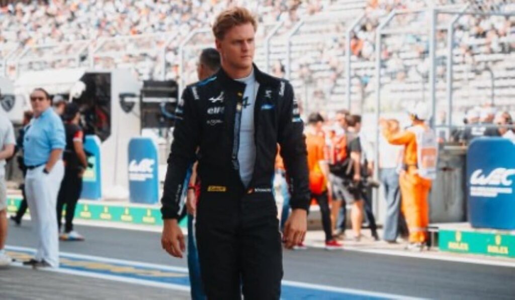 Mick Schumacher negocia com Cadillac para voltar à F1 em 2026