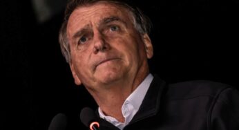 Prisão domiciliar de Bolsonaro é decretada por Moraes após uso de redes