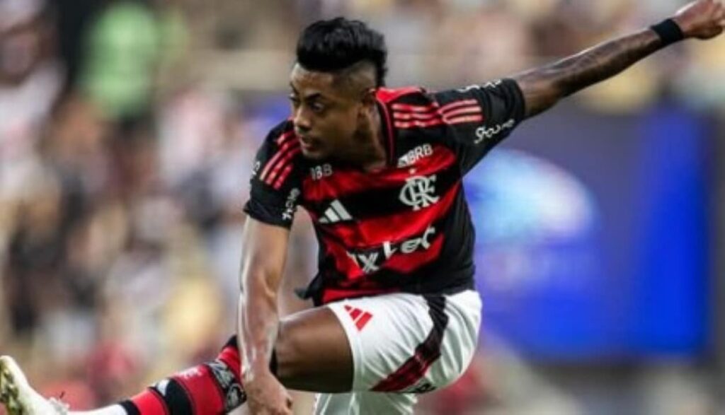 Bruno Henrique segue como líder do Flamengo mesmo com risco de suspensão