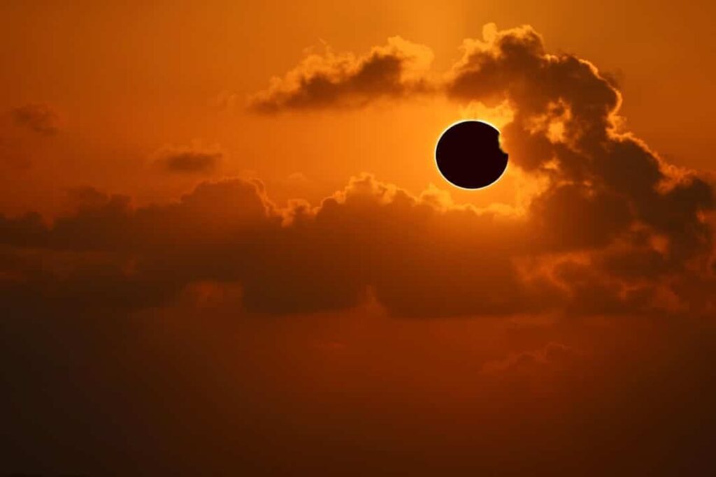 Maior eclipse do século ocorre em 2027 com 6 minutos de escuridão