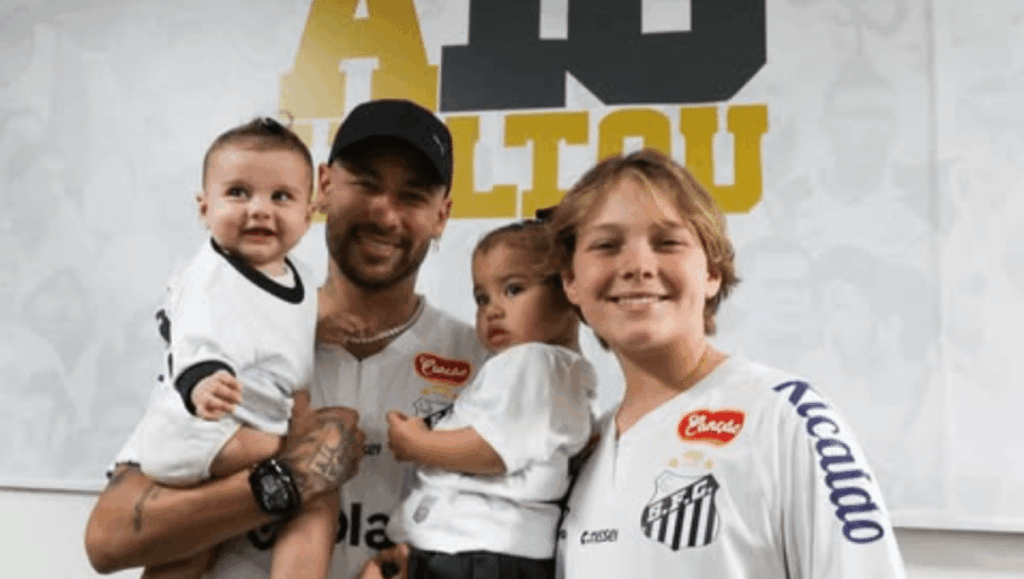 Neymar Jr emociona com Dia dos Pais repleto de surpresas dos filhos