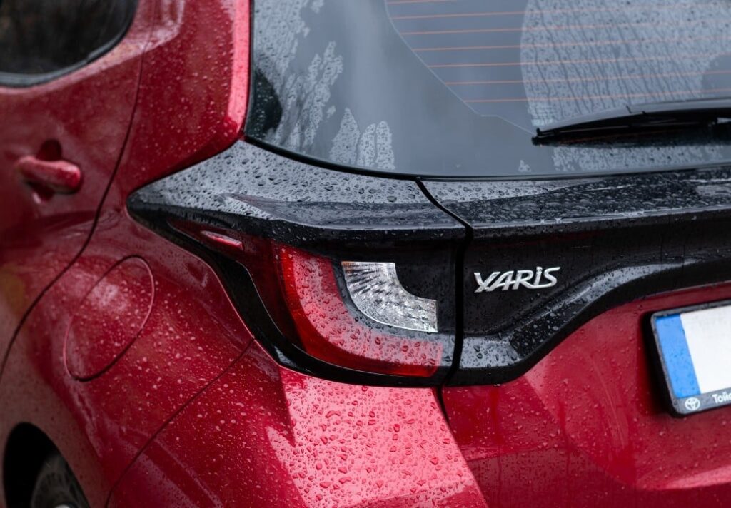 Toyota Yaris esgota no Brasil antes da estreia do Yaris Cross