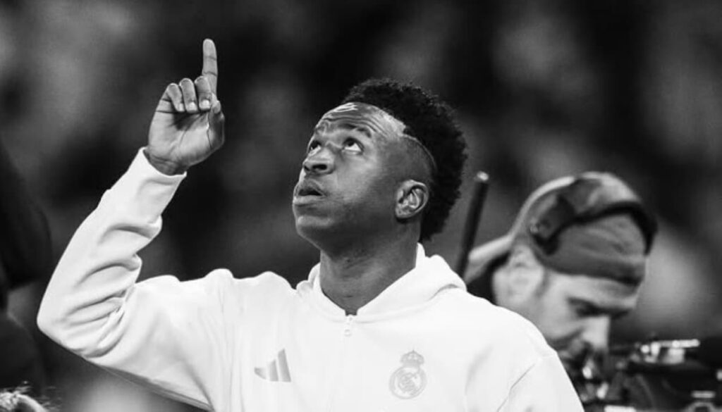 Vini Jr. joga hoje? onde assistir ao vivo Real Madrid x Osasuna às 16h pela La Liga 2025/26
