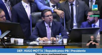 Presidente Hugo Motta retoma Mesa da Câmara e defende democracia em meio a protestos