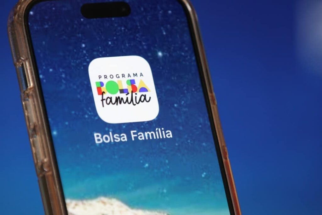 Bolsa Família 2025: Como consultar datas e saldo no Caixa Tem para setembro