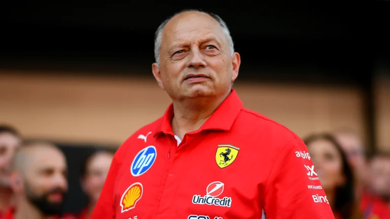 Ferrari adota cautela após vitória de Hamilton; Vasseur pede foco no desenvolvimento