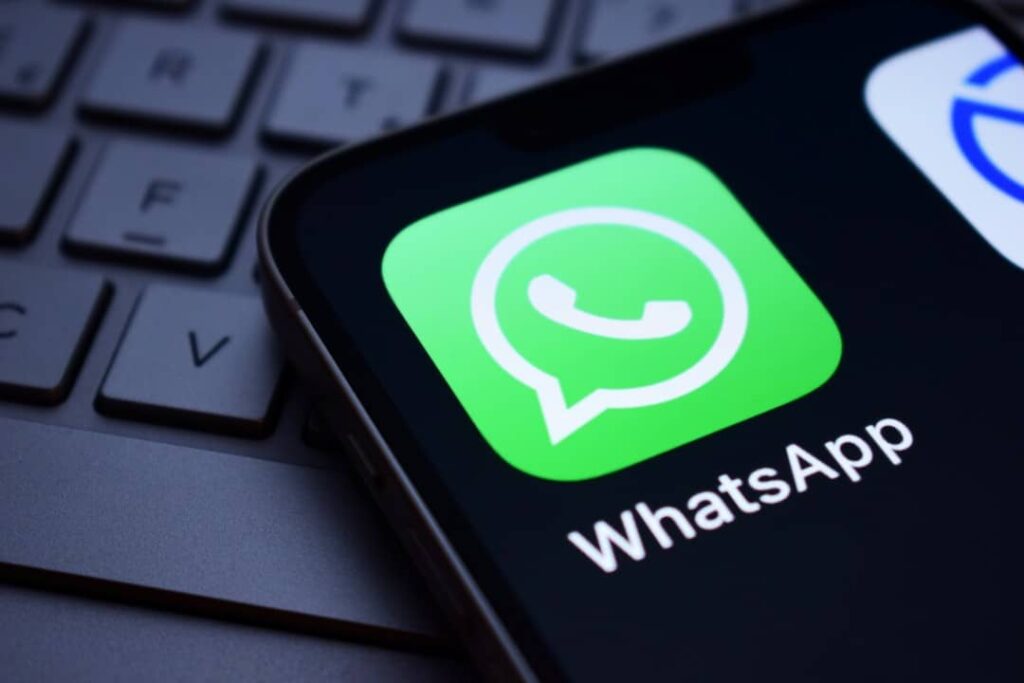 WhatsApp – miss.cabul / Shutterstock.com