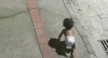 Motoboy impede tragédia ao resgatar bebê de 1 ano que engatinhava em avenida movimentada de Vila Velha; mãe é presa