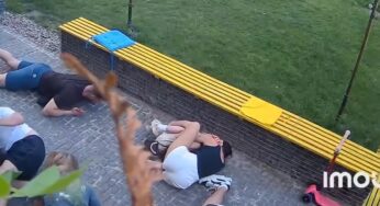 Mãe protege filha de bombardeio em Sumy, Ucrânia, em vídeo que revela a brutalidade da guerra