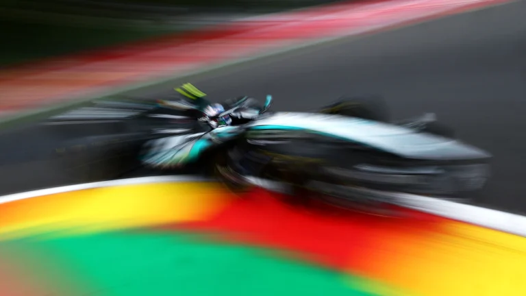 Kimi Antonelli eleva Mercedes ao topo em Spa-Francorchamps, desafiando favoritos