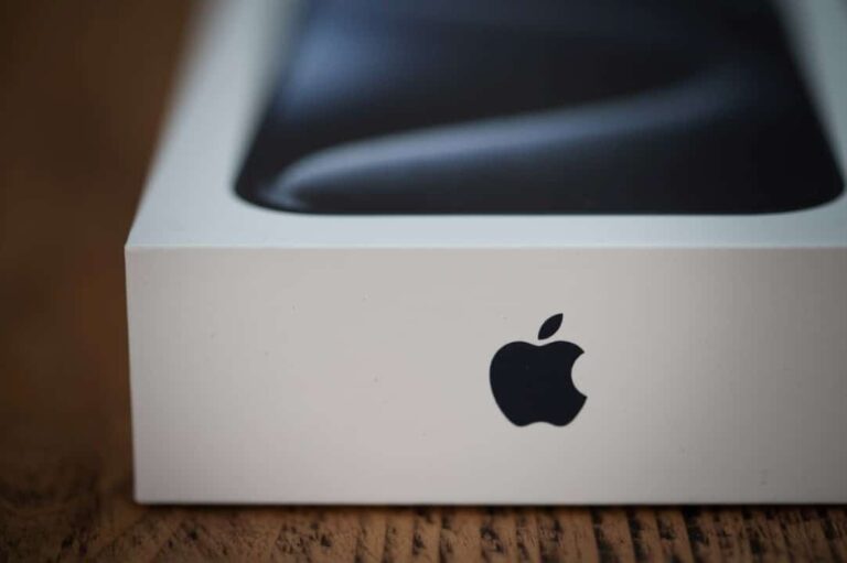 Apple planeja encerrar atualizações de iOS para iPhones 11 e SE de 2ª geração a partir de 2026