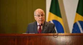 Tarifas dos EUA: Negociações com Brasil sofrem com entraves políticos e prazo final iminente