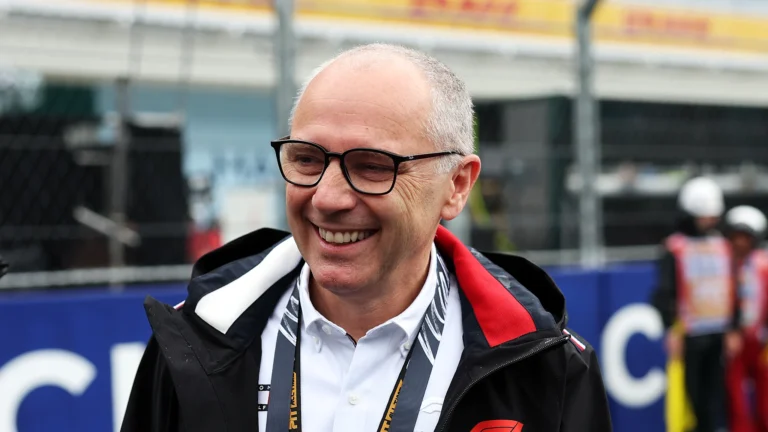 Domenicali avalia temporada fascinante da Fórmula 1 e projeta futuro da categoria