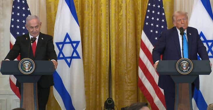 Irã ataca bases dos EUA com mísseis balísticos em escalada regional durante reunião de Trump e Netanyahu
