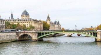 França estabelece maioridade digital e restringe acesso de menores de 15 anos a redes sociais