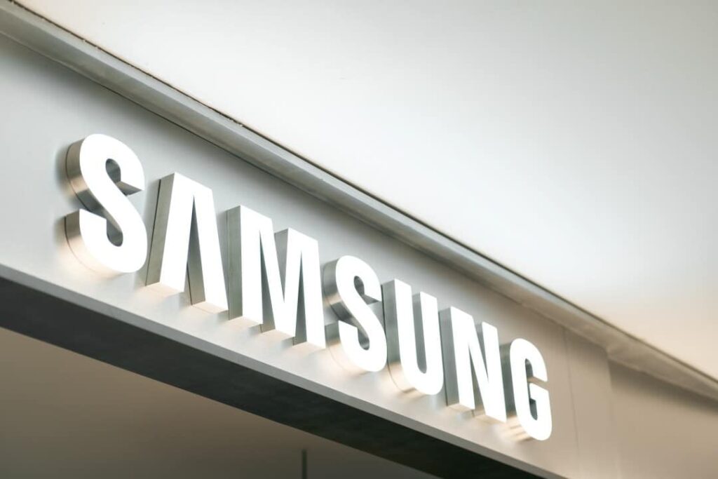 Samsung revela estratégia premium com novos dobráveis e smartwatches no evento Unpacked 2026