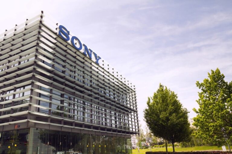 Sony enfrenta processo de US$ 457 milhões na Holanda por fim de jogos físicos no PlayStation 5