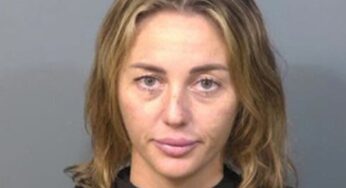 Mulher detida na Flórida alega inserção de cocaína por parceiro após droga cair em revista prisional