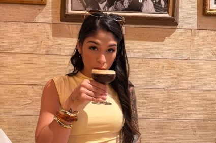 Influencer Jesher Rivera-Barreto posta foto bebendo martíni e acaba presa pouco depois após provocar acidente de carro — Foto: Reprodução/Facebook