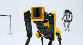Boston Dynamics testa robôs Spot para revolucionar entregas de encomendas em terrenos complexos