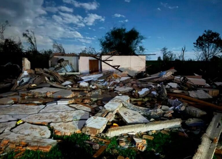 Resgate dramático: Família é salva de escombros após tornado devastar lares em Giruá, RS
