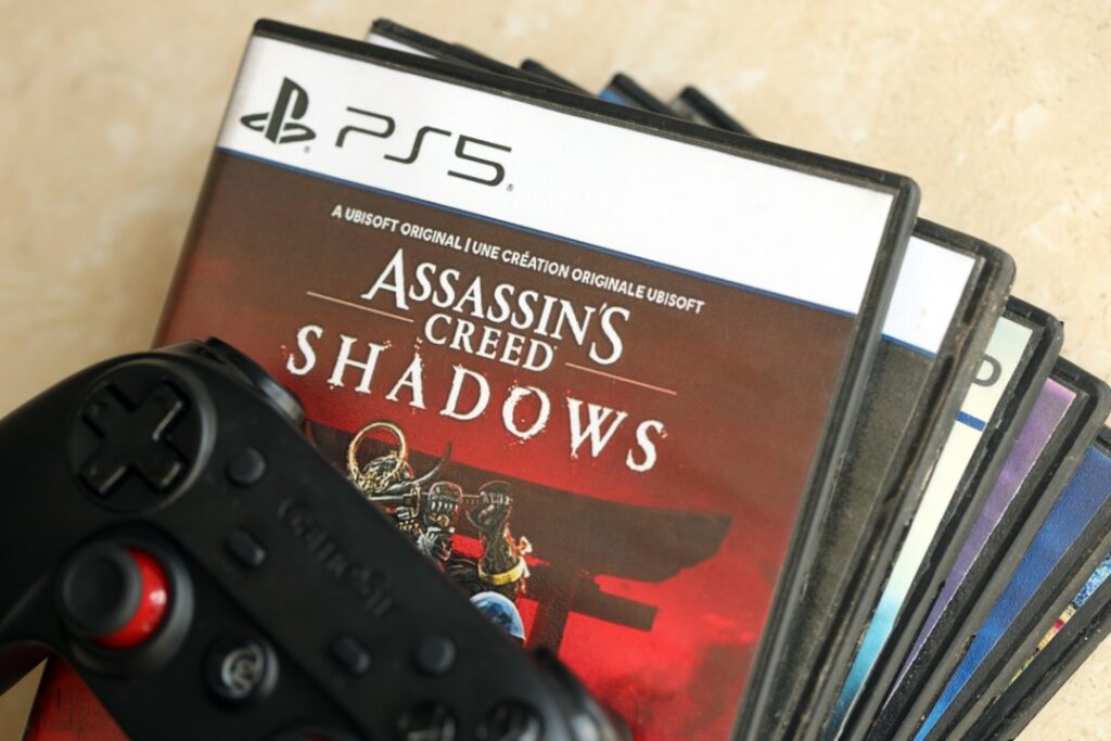 Sony anuncia fim da mídia física para jogos PlayStation a partir de 2028, gerando protestos na comunidade gamer