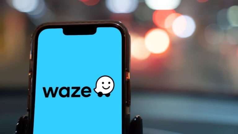Waze integra IA Gemini e lança modo para motos aprimorando navegação e segurança
