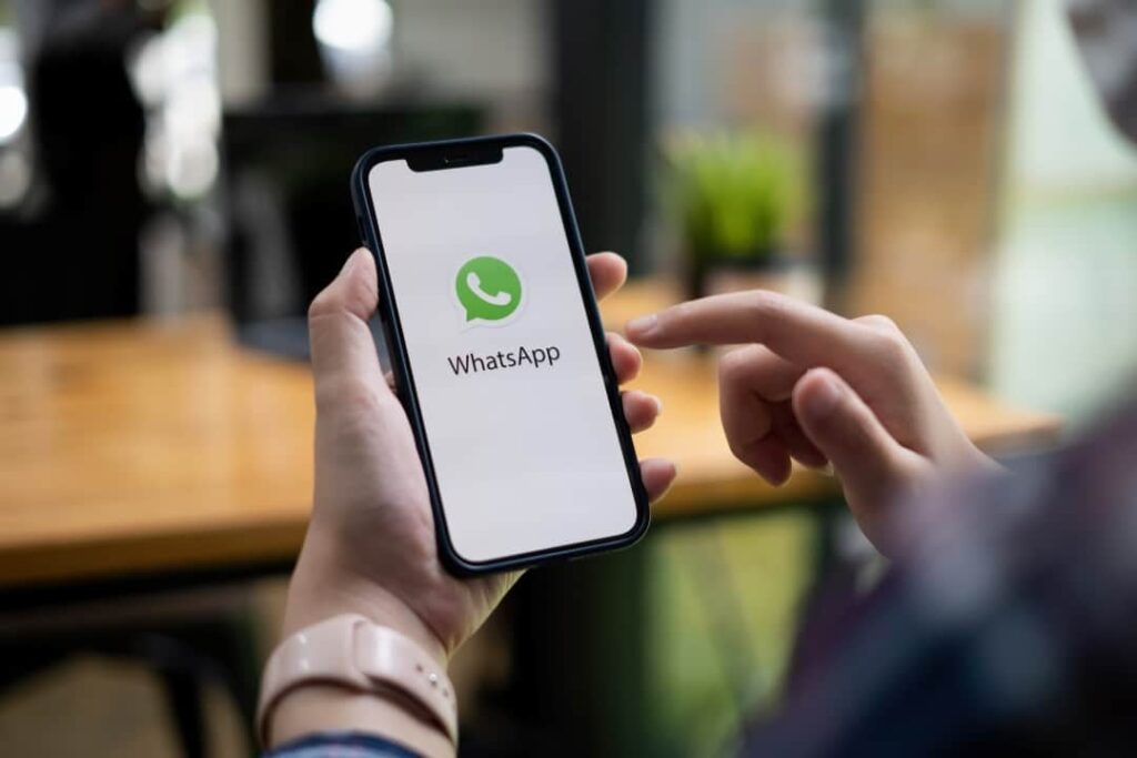 Reforço na segurança: Como proteger suas transações Pix e conta WhatsApp de golpes digitais