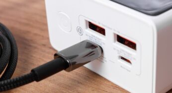 Carregador Satechi ChargeView 240W com 6 portas eleva gestão de energia em mesas de trabalho