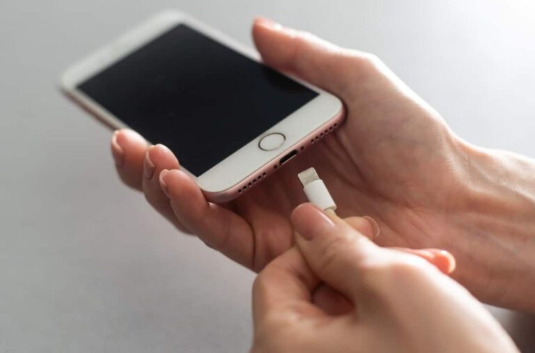 A versatilidade da porta USB-C: como o conector do celular virou um centro de múltiplas funções
