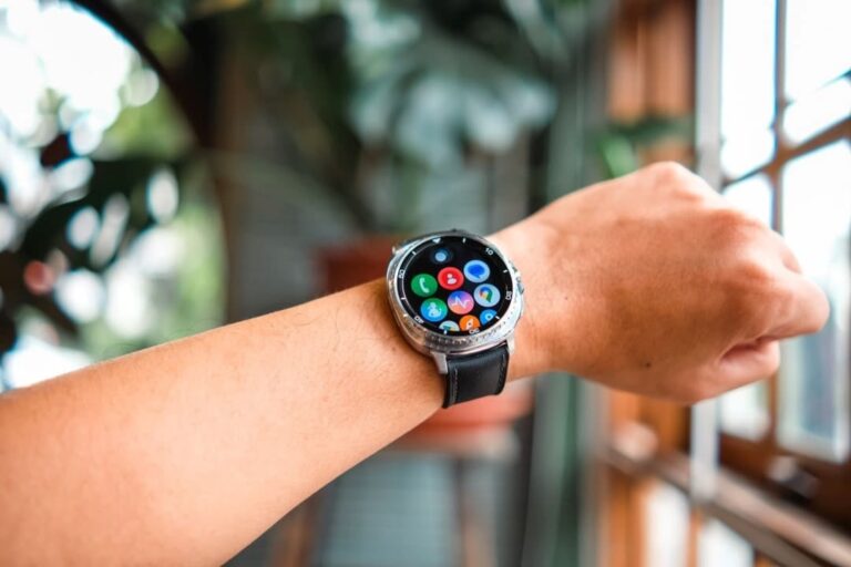 Samsung Galaxy Watch 5 recebe atualização crítica de segurança para 56 vulnerabilidades, com cronograma inédito