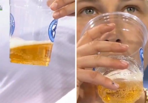 Cerveja?! Tenista Amanda Anisimova viraliza com bebida durante partida nos EUA — Foto: Reprodução/X