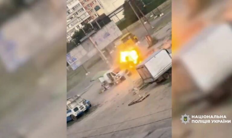 Vendedor sobrevive a ataque de drone em Kherson (Ucrânia) — Foto: Reprodução/X