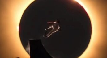 Skatista olímpico Danny Leon executa salto inédito durante eclipse solar total