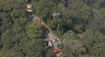 Quatro mortos após queda de helicóptero em área de mata fechada na Zona Sul do Rio