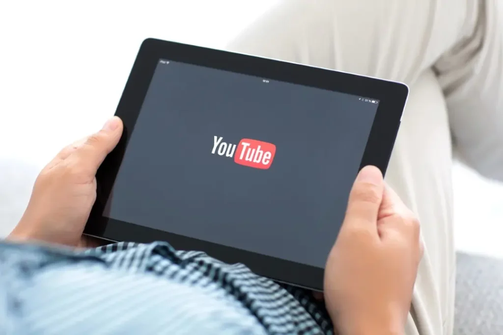 YouTube eleva exigências para novos criadores monetizarem conteúdo na plataforma
