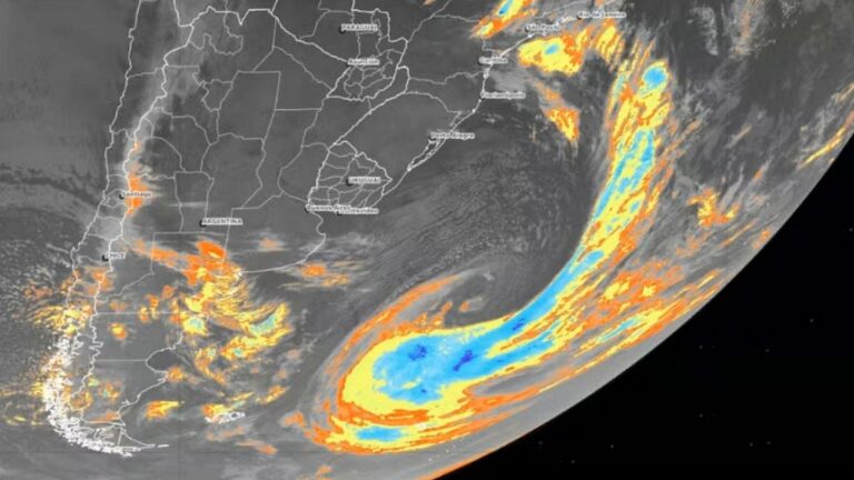 Ventos intensos e mar revolto persistem no Sul e Sudeste com avanço de nova frente fria