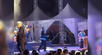 Rob Thomas, do Matchbox 20, atinge Paul Doucette com pedestal de microfone em show nos EUA
