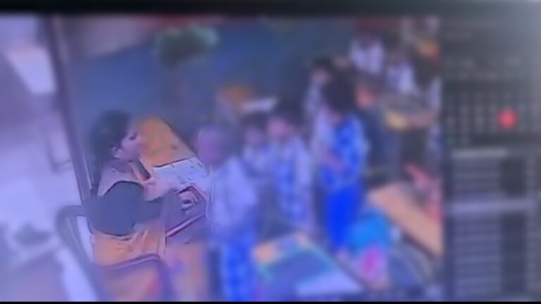 Menino de 6 anos repreendido com tapa por professora desmaia e morre diante dela em sala de aula — Foto: Reprodução/X