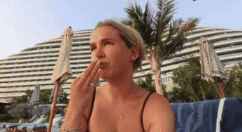 Influencer Molly-Mae Hague sofre susto e engasga após ataque de pássaro em hotel de luxo em Dubai