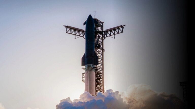 Starship da SpaceX Realiza Pouso Inédito no Oceano e Entra em Fase Crítica de Resgate