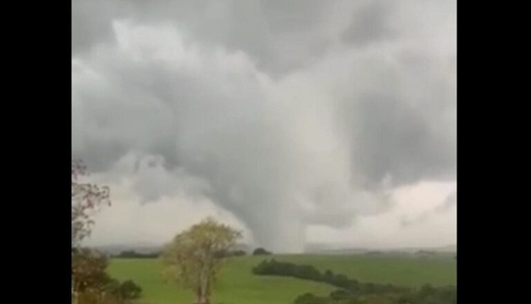 Ciclone-bomba castiga Rio Grande do Sul com ventos de 132 km/h e uma morte confirmada
