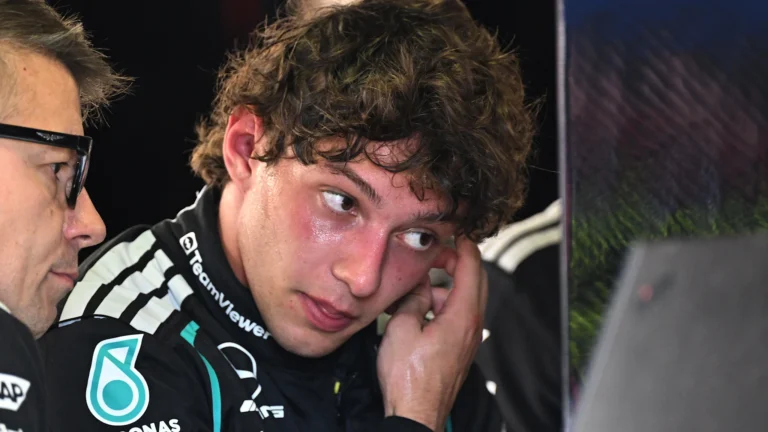Antonelli Detalha Sexta-Feira Estranha com Foco em Longas Corridas Antes de Penalidade em Monza