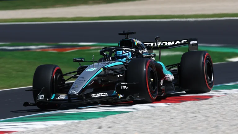 George Russell domina treino final tenso em Monza, Ferrari de Hamilton segue de perto