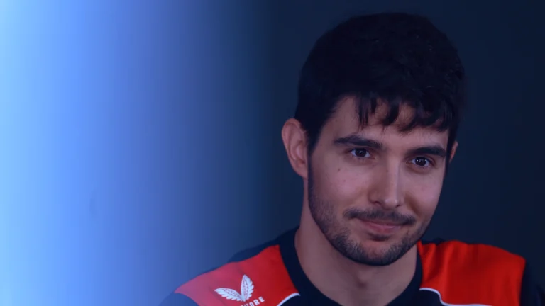 Esteban Ocon se declara agente livre em meio a incertezas sobre sua permanência na Haas e futuro na Fórmula 1