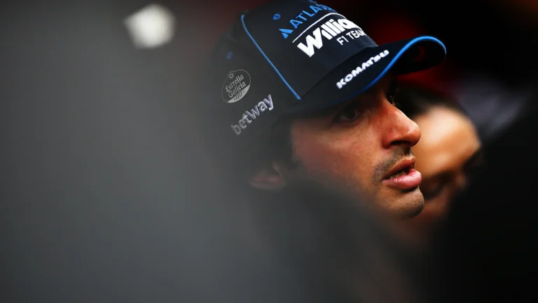 Carlos Sainz é penalizado e cairá para 14º no grid do Grande Prêmio do Azerbaijão