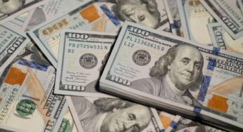 Bolsa brasileira cai e dólar recua em meio a tensões externas e alta do petróleo