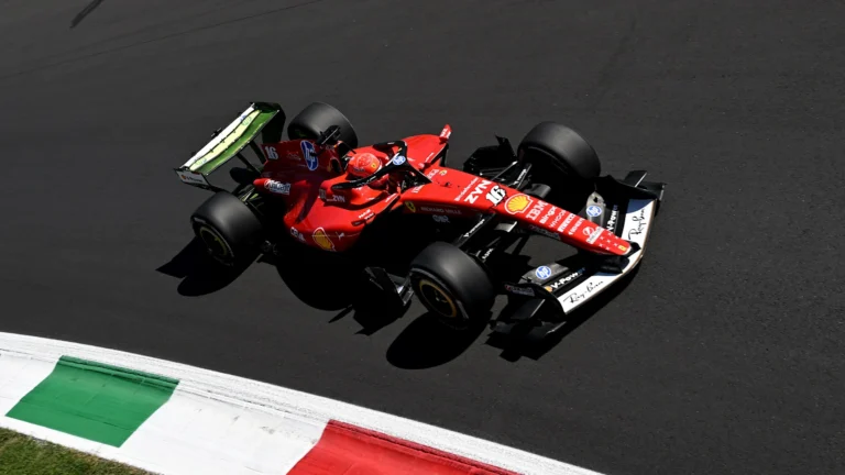 Leclerc comanda dobradinha da Ferrari no primeiro treino livre do GP da Itália